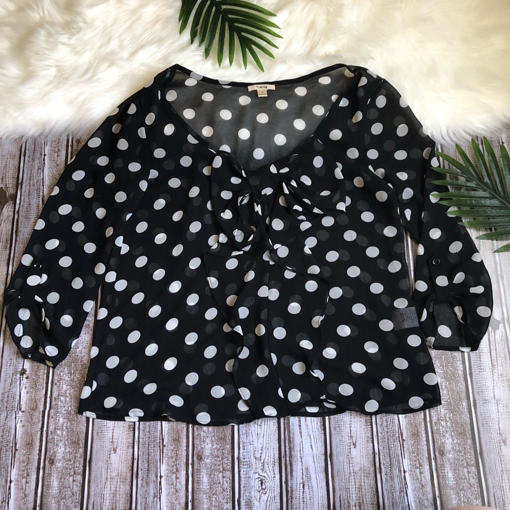 Timing Polkadot button sleeve top